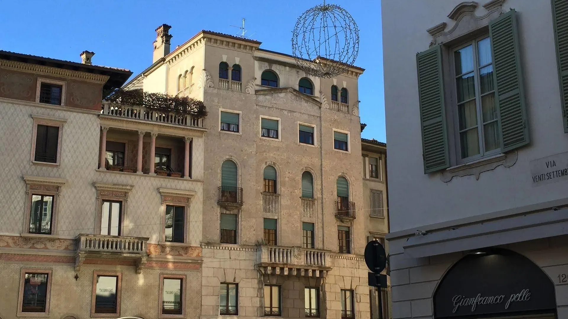 B&B Bonjour Bergamo Italy
